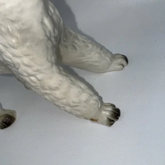 VINTAGE JAPAN BRINN'S White POODLE Porcelain FIGURINE FIGURE 5" tall - Picture 7 of 10